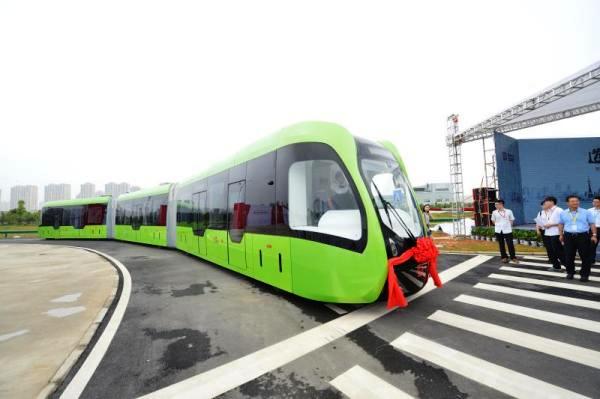 الصين تطلق أول قطار في العالم لا يحتاج إلى سكة حديد