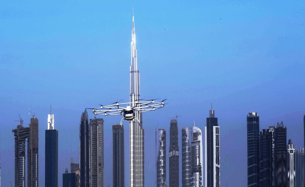 دبي تطلق سيارة نقل ركاب طائرة ذاتية القيادة-01