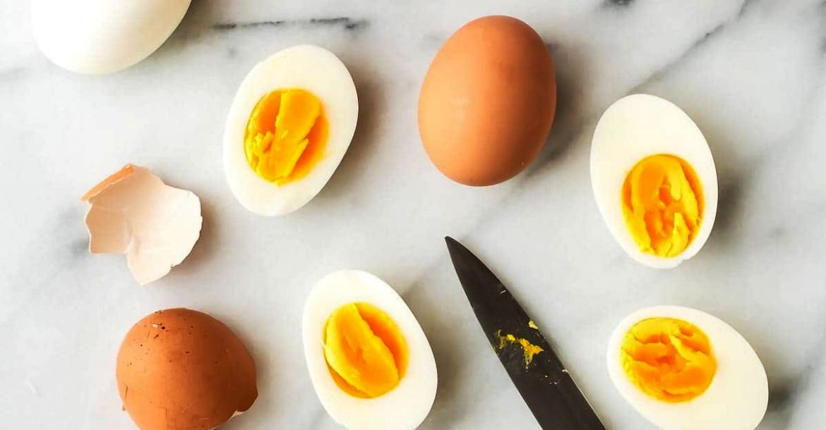 ماذا يحدث لجسم الإنسان عند تناول الكثير من البيض في اليوم الواحد؟