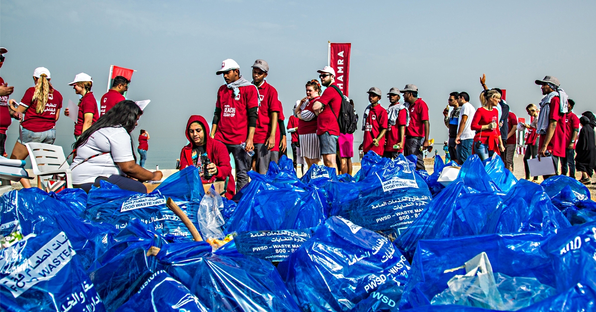 750 كيلو غراماً من النفايات المتنوعة حصيلة حملة تطوعية لتنظيف شاطئ الحمرا في رأس الخيمة