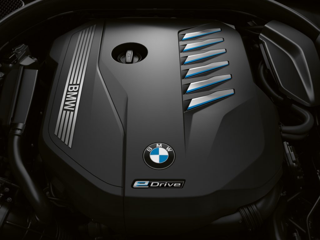 محرك طولاني سداسي الأسطوانات -BMW-محرك