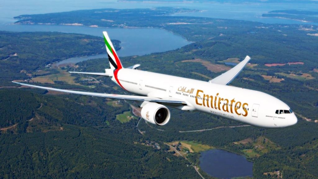 طيران الإمارات من نوع بوينغ 777