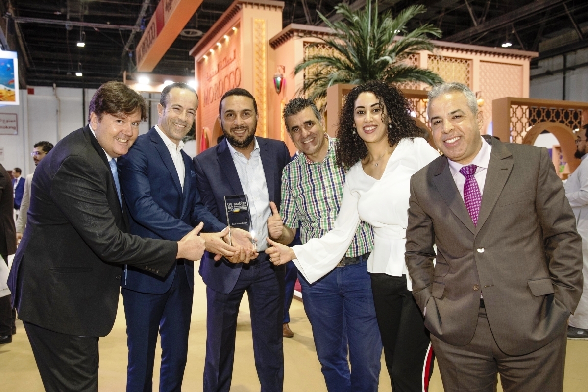الجناح المغربي يفوز بجائزة أفضل جناح في معرض سوق السفر العربي