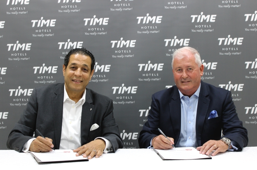 راينو تبرم اتفاقية شراكة استراتيجية مع مجموعة تايم للفنادق لدخول سوق تأجير السيارات في الشرق الأوسط