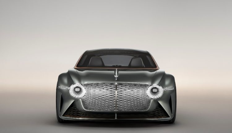 بنتلي تعيد صياغة مفهوم سيارات المستقبل الفاخرة عبر طرازها الاستثنائي BENTLEY EXP 100 GT