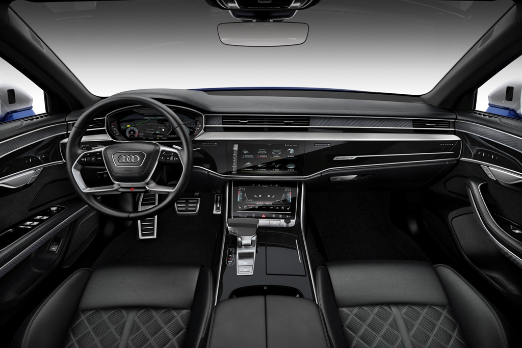 Audi S8 - interior