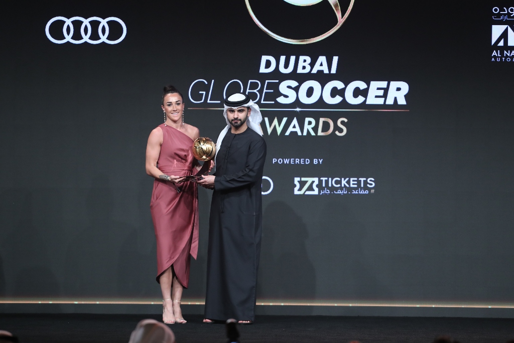 لوسي برونز تفوز بجائزة أفضل لاعبة في حفل جوائز دبي جلوب سوكر 2019