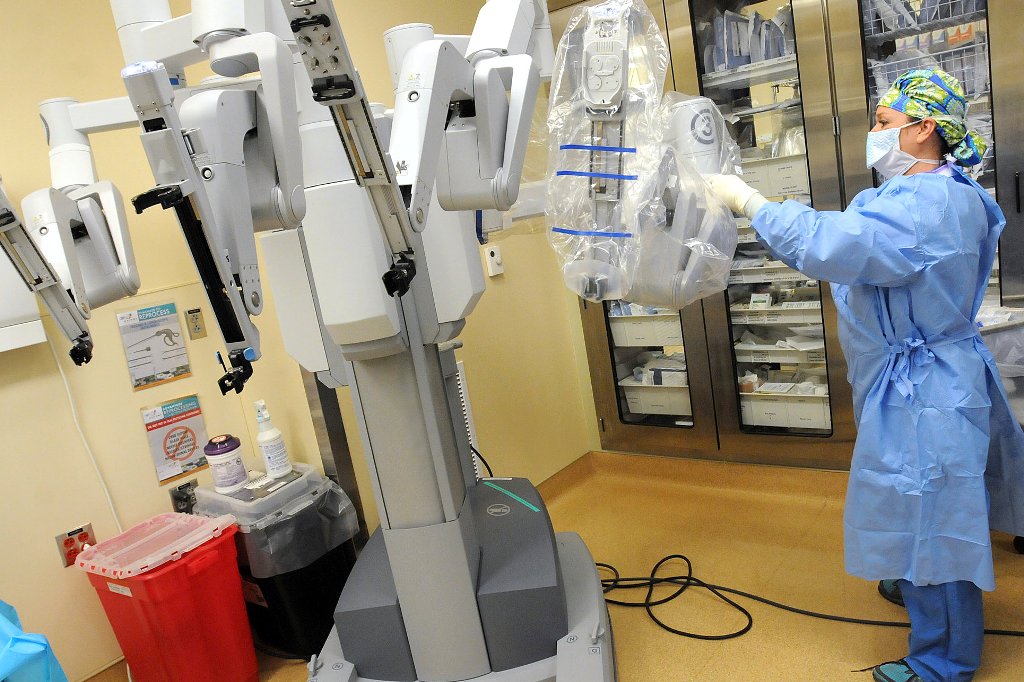 دا فينشي الروبوت الجراح المتطور