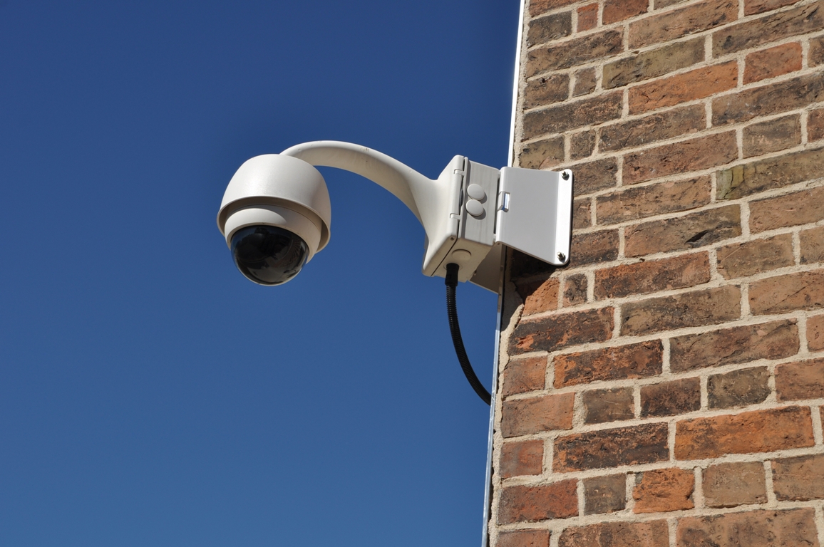 كاميرات المراقبة أدوات حماية أم تجسس؟