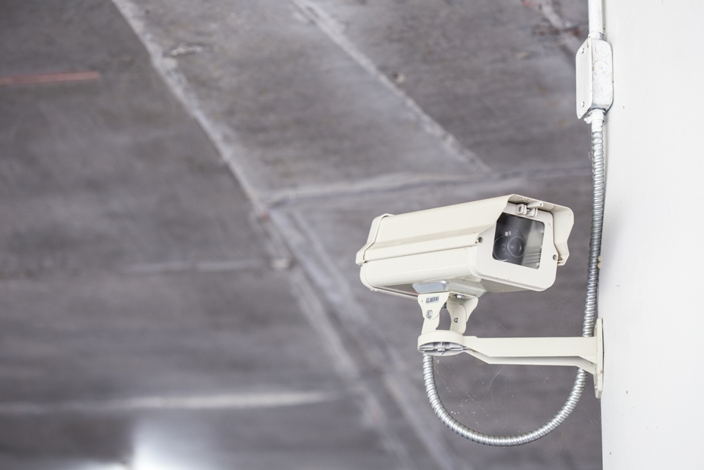 كاميرات المراقبة في المنازل والشركات