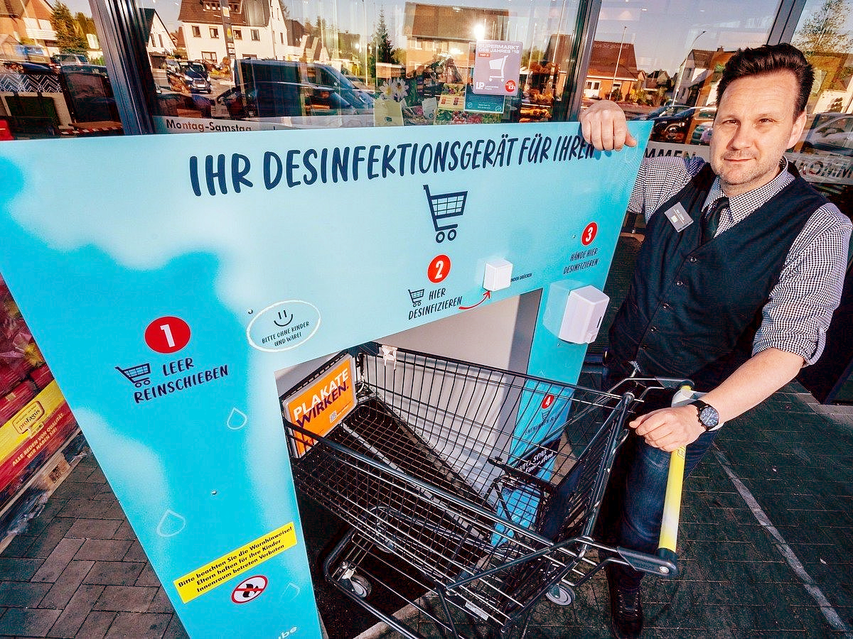 شركة ألمانية تبتكر جهازاً لغسل وتعقيم عربات التسوق في إطار مكافحة انتشار وباء كورونا