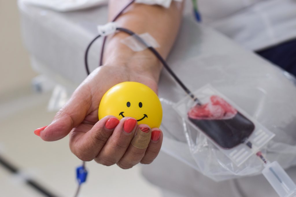 التبرع بالدم ينقذ حياة الملايين