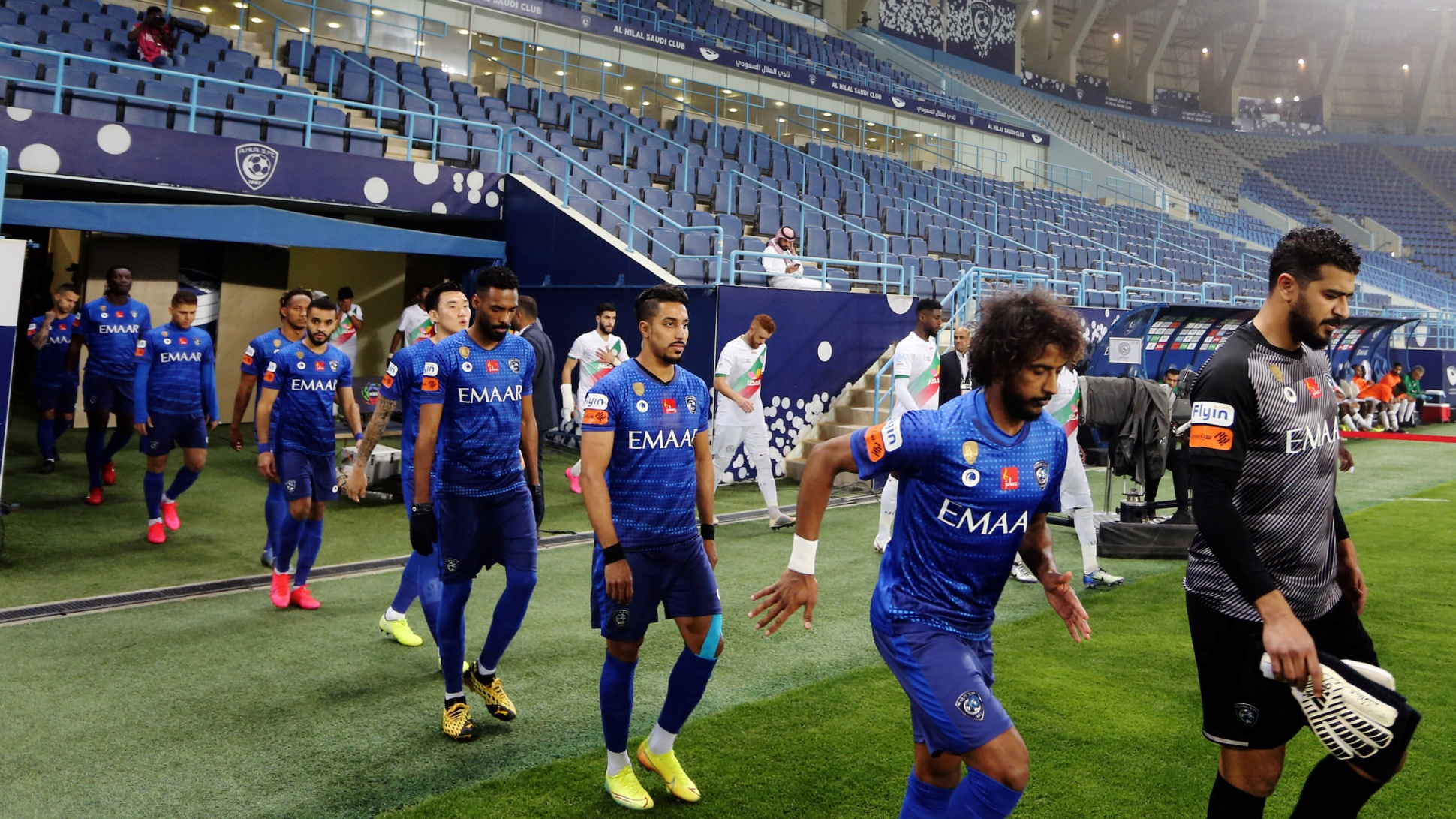 الدوري السعودي لكرة القدم يعود للحياة من جديد بعد توقف بسبب كورونا