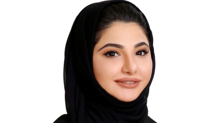 خديجة خليفة، مدير إدارة أول – الشؤون التجارية في القرية العالمية