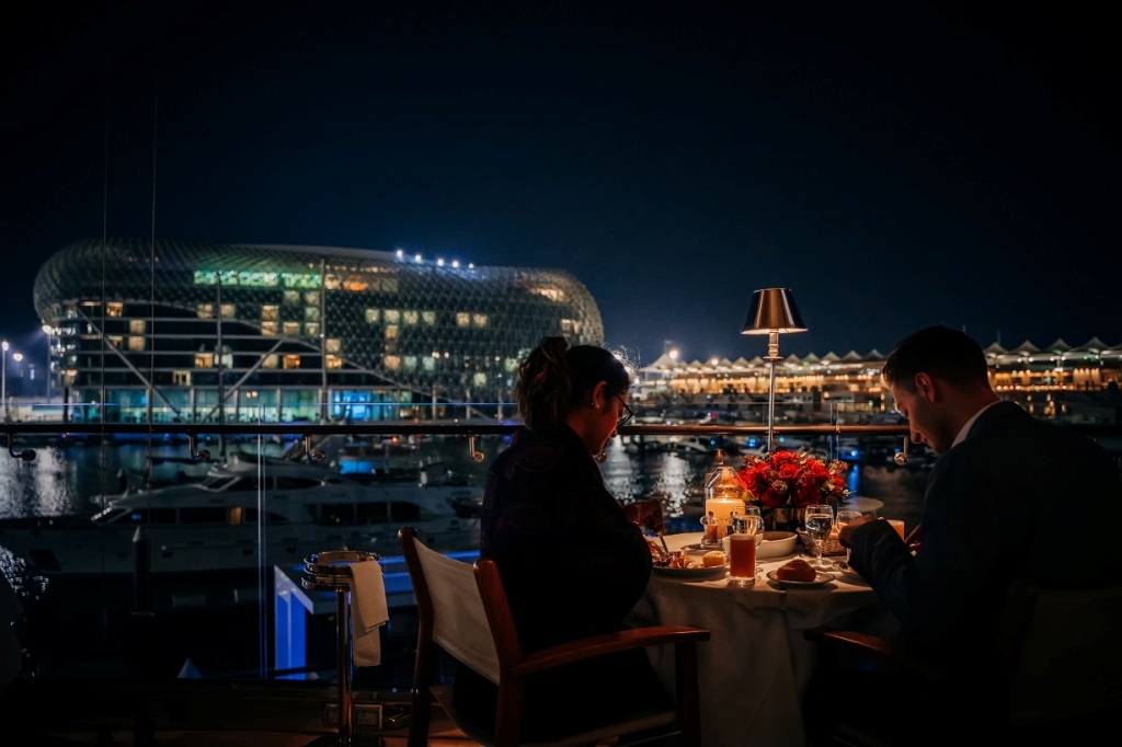 مطعم تشيبرياني في جزيرة ياس يحتفي بضيوفه في عيد الحب على طريقته الخاصة