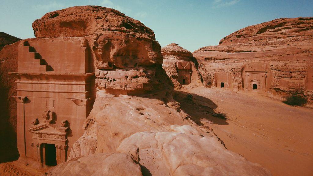 العلا ترحب بالزوار عبر رحلة متحف السماء على متن الخطوط السعودية