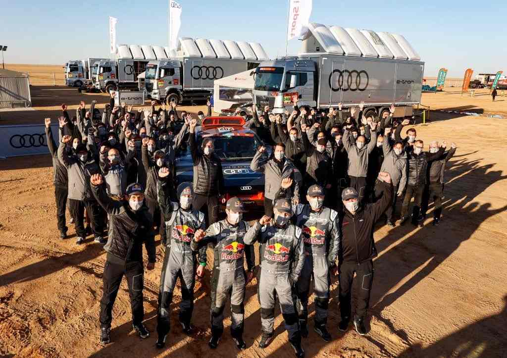 أودي "آر إس كيو إي- ترون"...أول سيارة كهربائية على مستوى العالم تفوز برالي داكار في السعودية