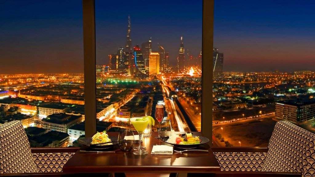 مطعم "كريس ويذ إيه فيو" يطلق تجارب عالمية لزواره في دبي