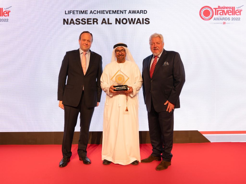 ناصر النويس ينال جائزة "إنجاز العمر" في حفل توزيع جوائز بيزنس ترافيلر الشرق الأوسط