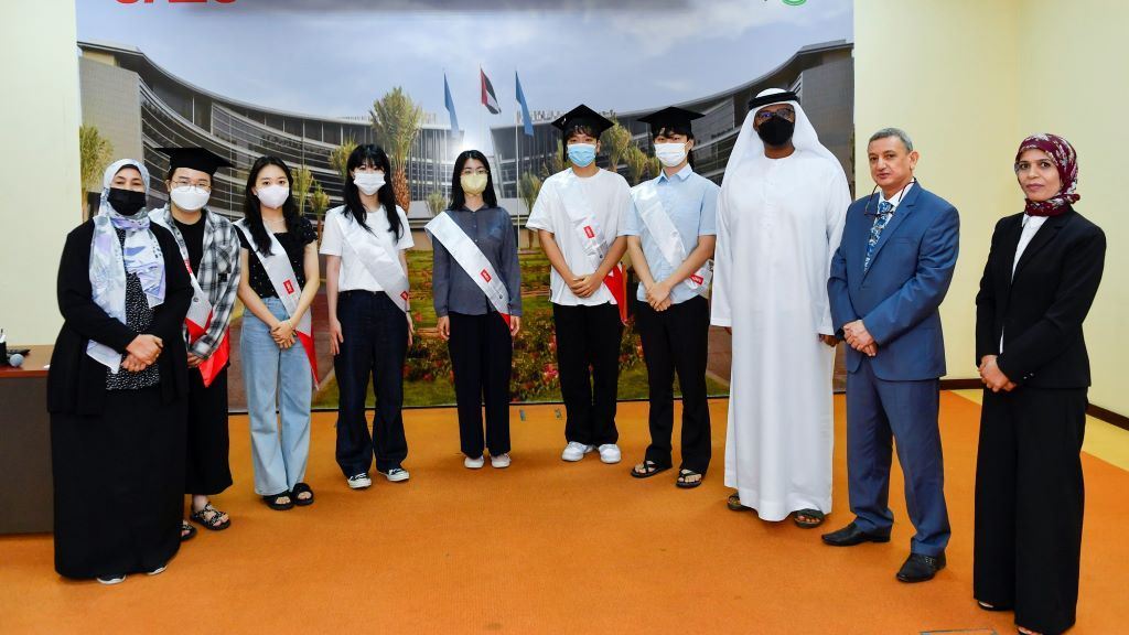 طلاب من جامعة بوسان بكوريا الجنوبية يستكملون برنامجاً تدريبياً لتعلم اللغة العربية في جامعة الإمارات