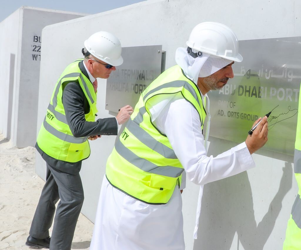 مجموعة موانئ أبوظبي تحقق تقدماً في أعمال تطوير محطة سي إم إيه تيرمينالز ميناء خليفة
