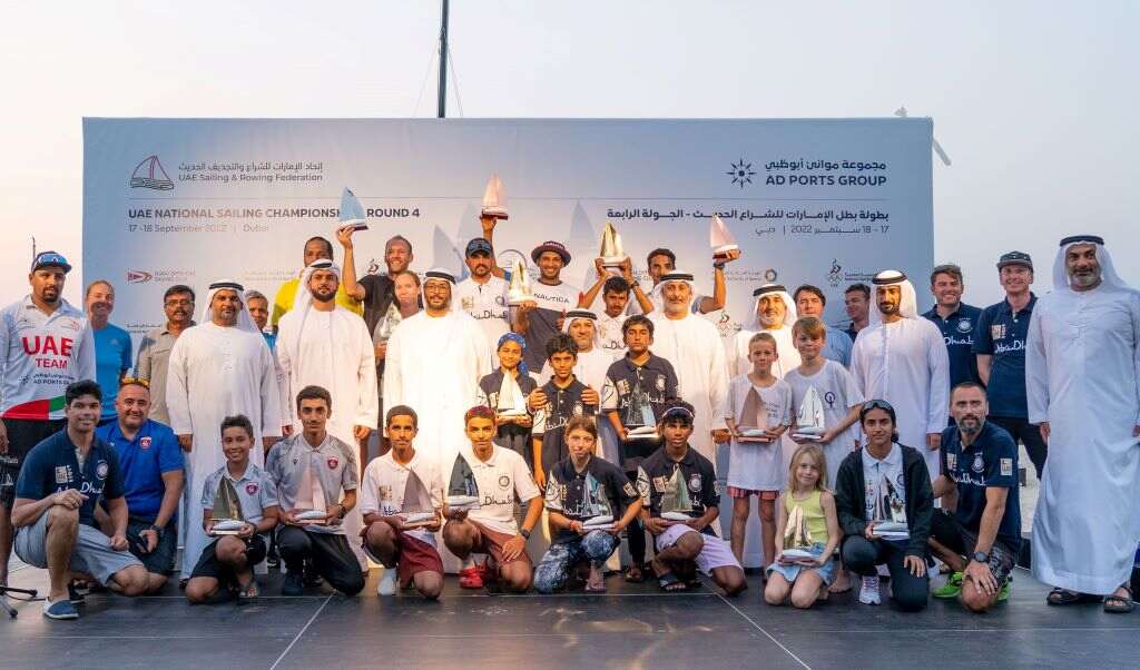 تتويج أبطال الشراع الحديث في الجولة الرابعة لبطولة بطل الإمارات للشراع بدبي