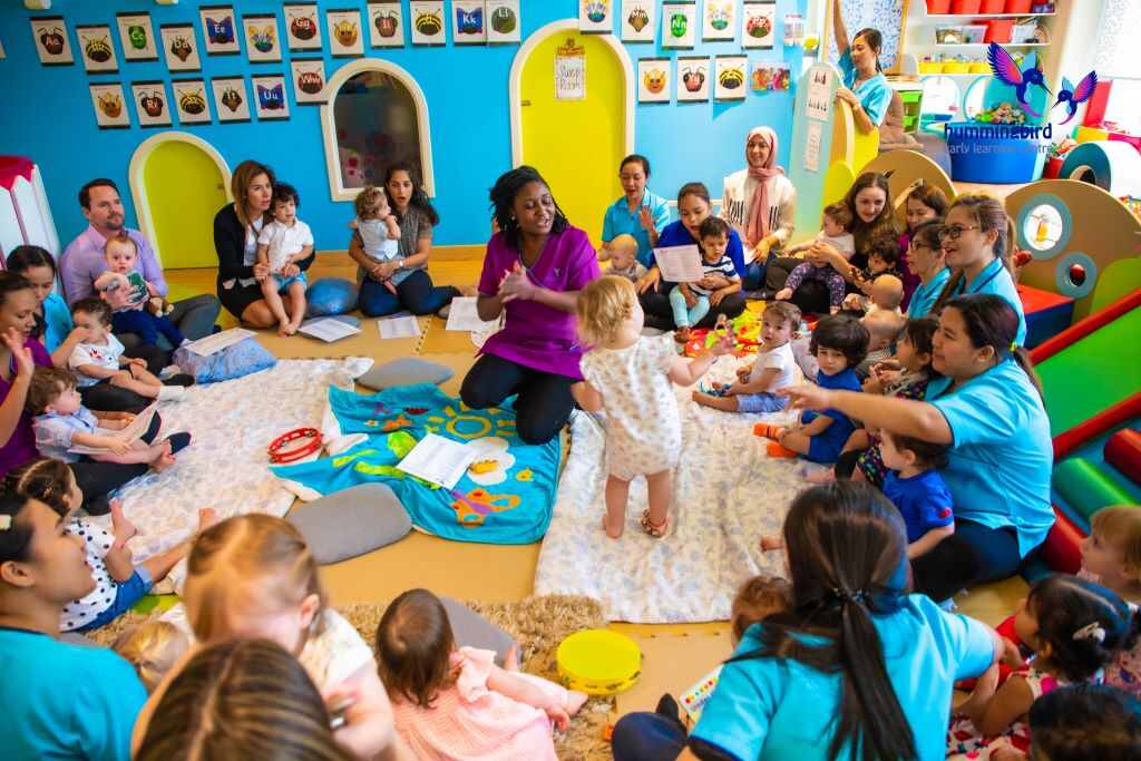 مركز "هامينجبيرد" للتعليم المبكر يوفر أهم النصائح لتشجيع الصغار على التعلم في المنزل