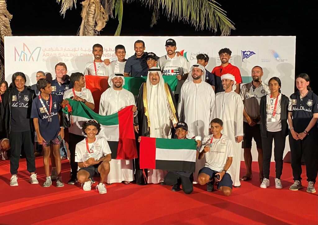 منتخب الإمارات يحصد 8 ميداليات في البطولة العربية للشراع